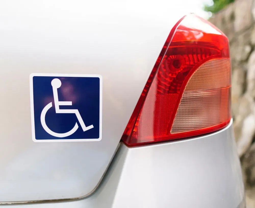 transport de personnes à mobilité réduite à Décines-Charpieu